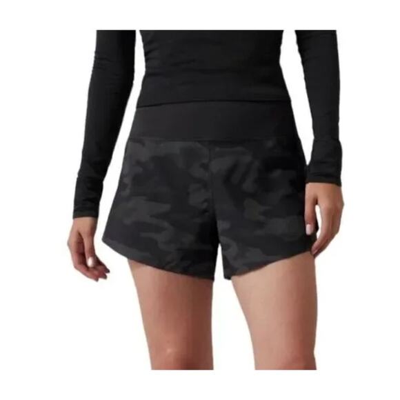 Athleta Shorts Womens Size XL Run With It Reflective Printed 3.5" Grey Camo - Picture 1 of 11